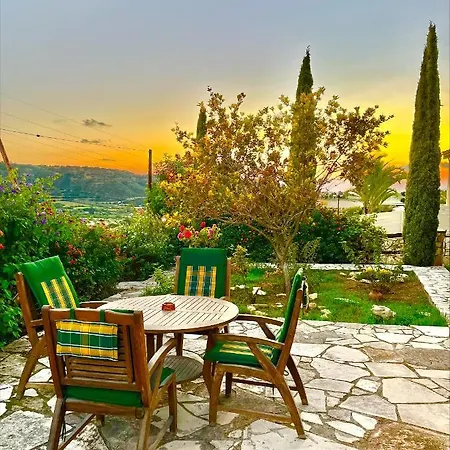 Country-cozy Village Pissouri