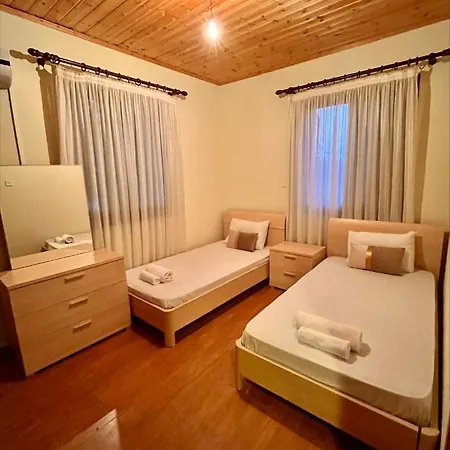 Country-cozy Village Pissouri